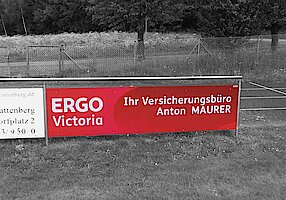 Bandenwerbung – ERGO Versicherungen, Beschilderung Regensburg,  Beschilderung Deggendorf,  Beschilderung Dingolfing,  Beschilderung Cham,  Beschilderung Landshut,  Beschilderung Passau