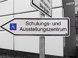 Hinweisschild, Schild Landshut