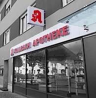 Ausenleger - Apotheke Werbeanlagen München, Lichtwerbung Regensburg, Lichtwerbung Deggendorf, Lichtwerbung Landshut, Lichtwerbung Passau, Lichtwerbung Dingolfing, Lichtwerbung Cham