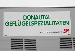 Firmenschild – Donau Geflügel Spezialitäten Straubing